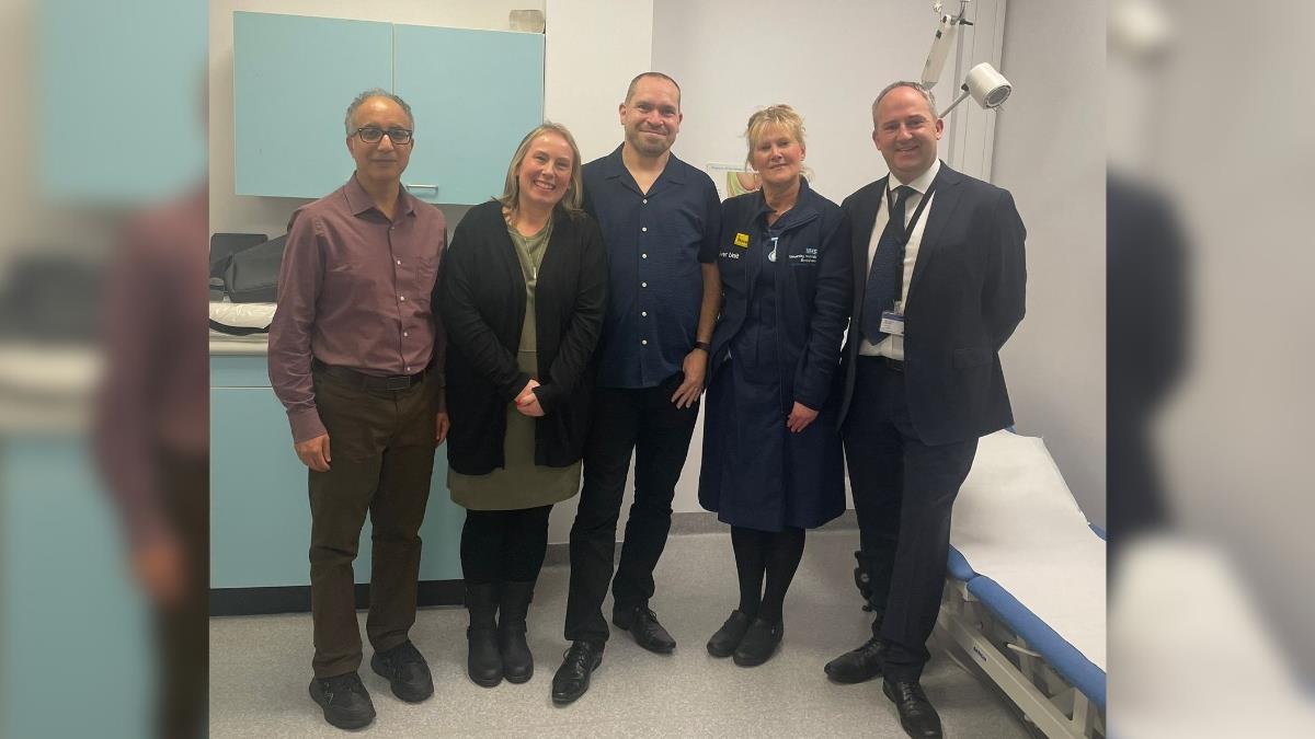 Professor Tahir Shah, Consultant Hepatologist and Transplant Physician; Tina and Neil Morris; Stacey Smith, Clinical Nurse Specialist; David Bartlett, Consultant Hepatobiliary, Pancreatic and Liver Transplant Surgeon.